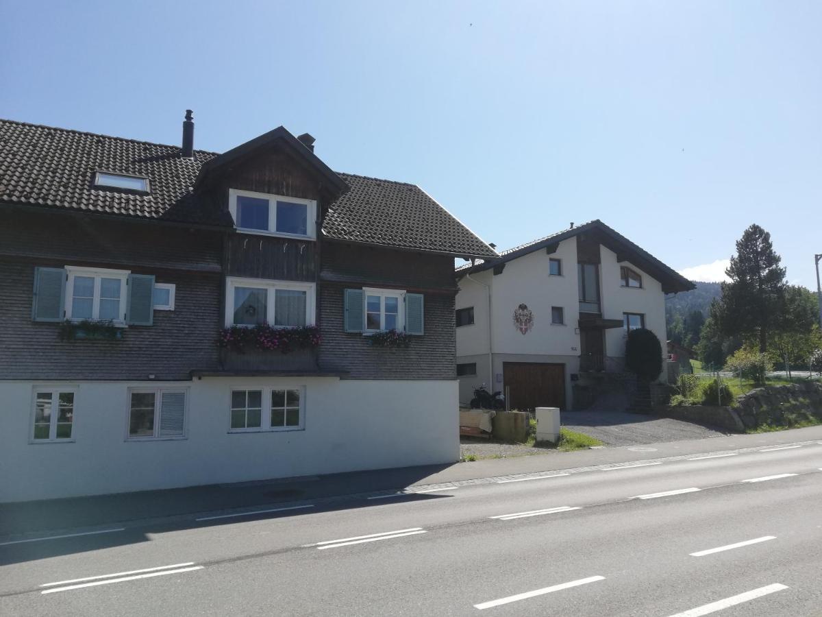 Gemütliche Wohnung in Einfamilienhaus Alberschwende Exterior foto