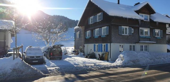 Gemütliche Wohnung in Einfamilienhaus Alberschwende Exterior foto